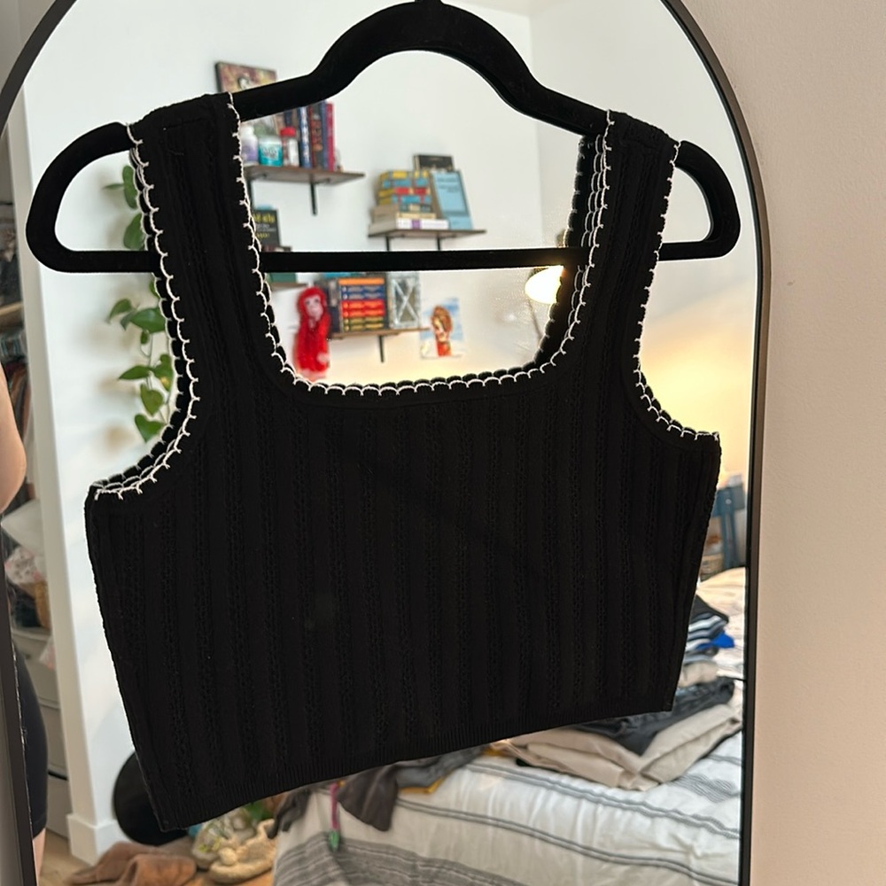 Club Monaco cropped sweater tee
